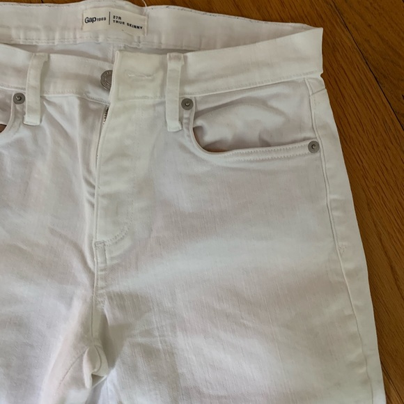 GAP 1969 True Skinny Jean in White - Picture 3 of 4